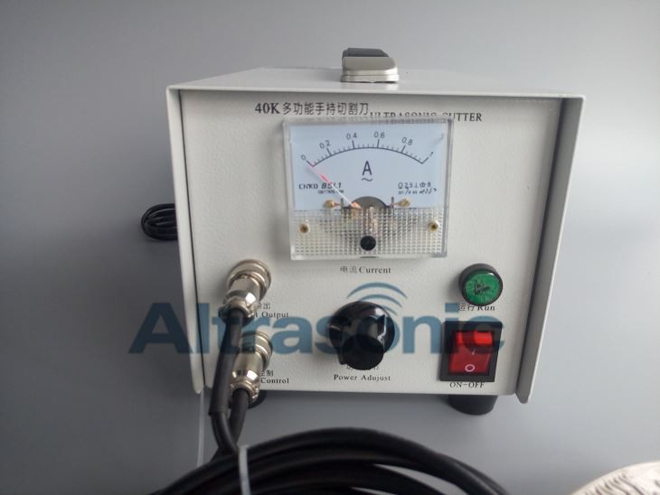 Ultrahangos vágó hőre lágyuló műanyaghoz és szövethez